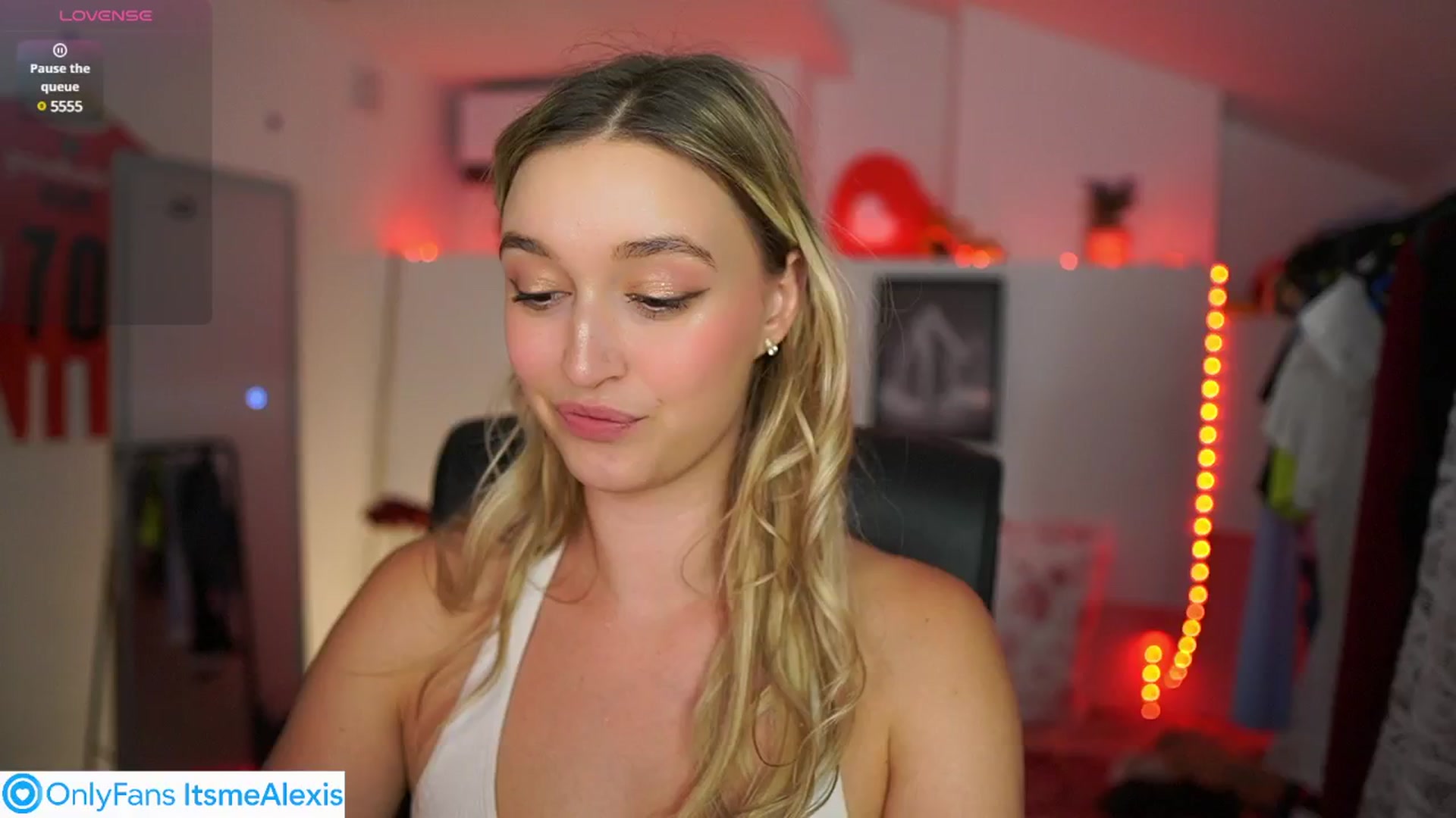 Gallery image thumbnail from Alexis__Texas's myfreecams stream on, 06/15/2025, 23:34 image 18 of 20