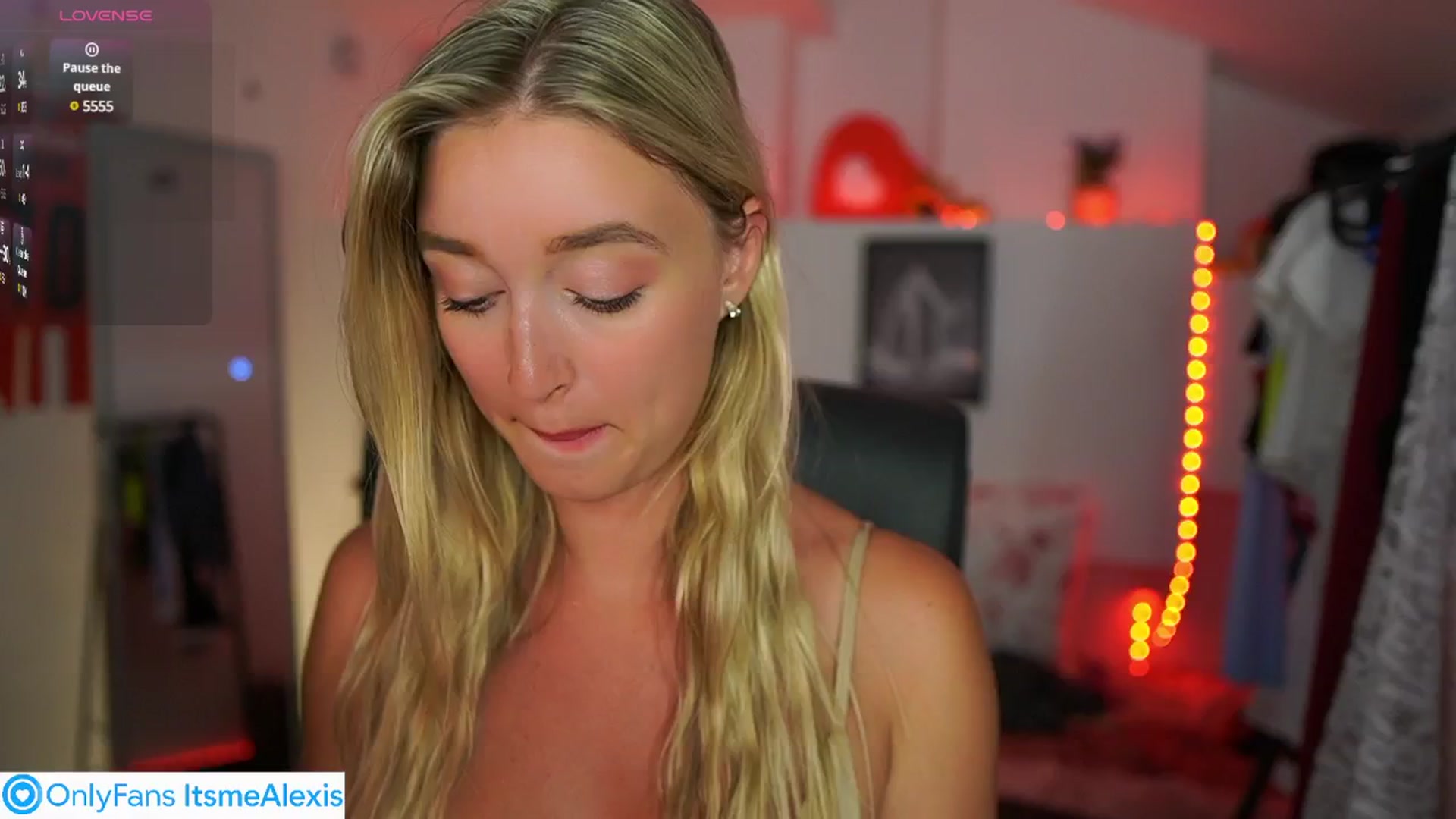 Gallery image thumbnail from Alexis__Texas's myfreecams stream on, 06/27/2025, 20:52 image 19 of 20