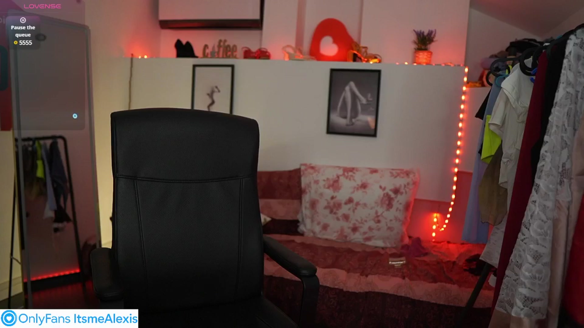 Gallery image thumbnail from Alexis__Texas's myfreecams stream on, 06/28/2025, 14:42 image 19 of 20