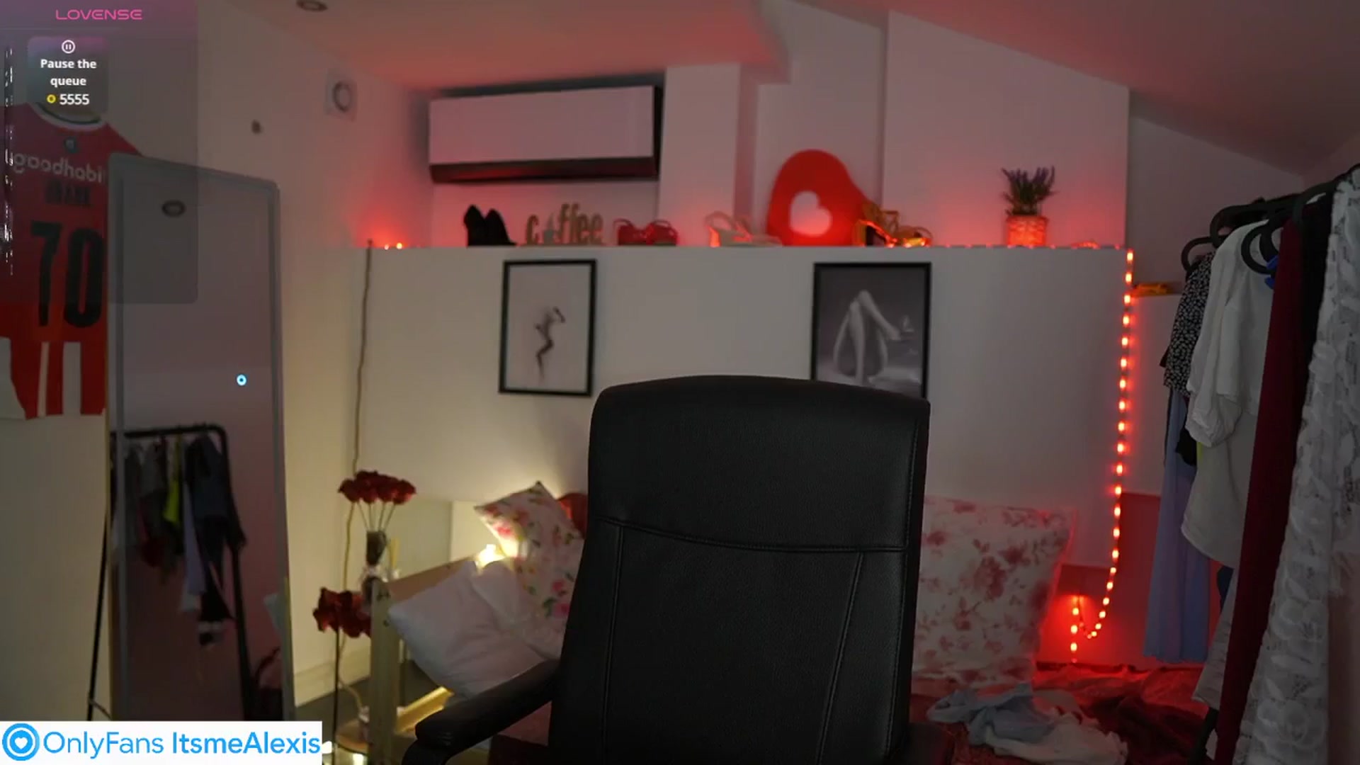 Gallery image thumbnail from Alexis__Texas's myfreecams stream on, 07/12/2025, 16:35 image 14 of 20