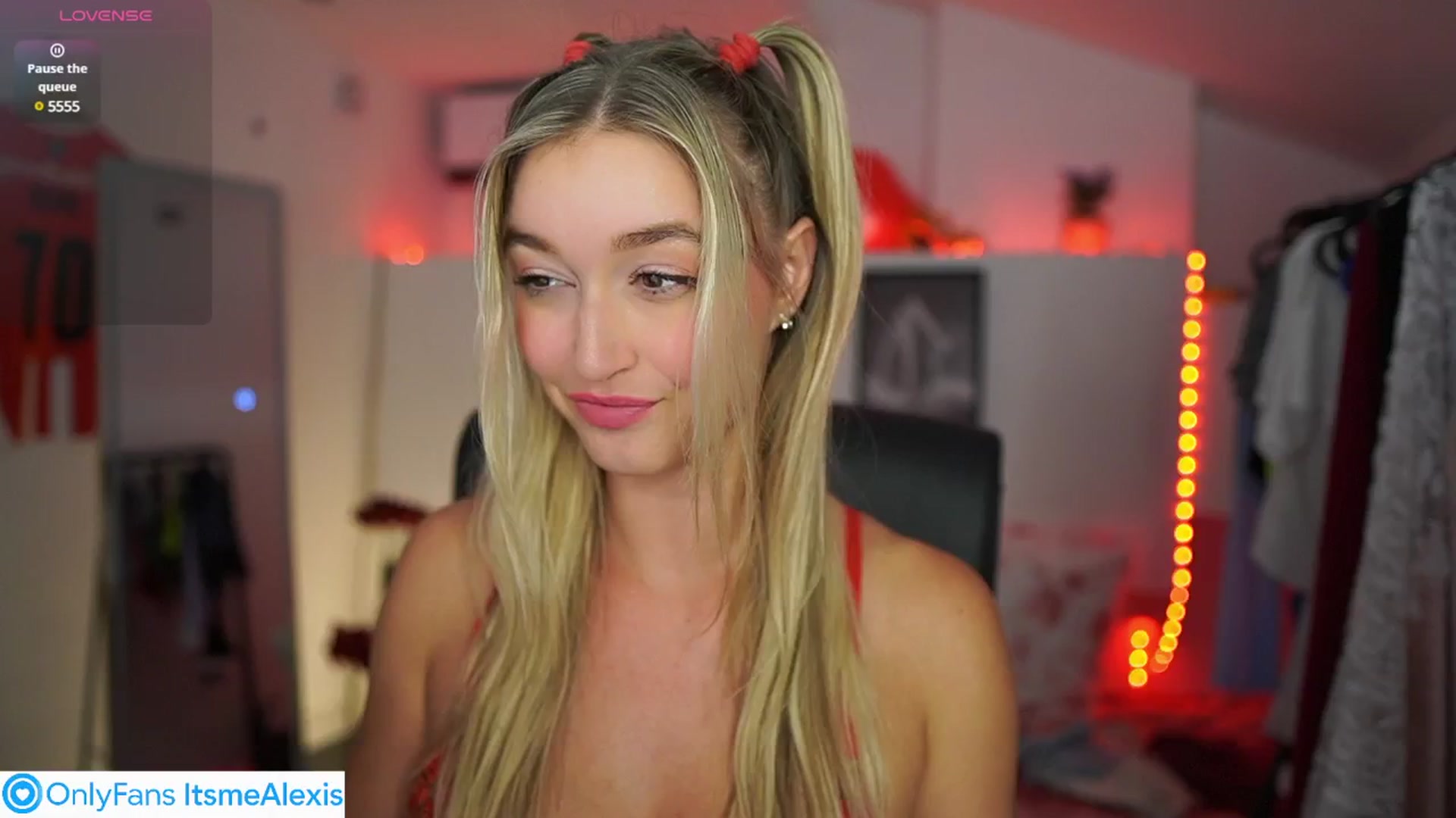 Gallery image thumbnail from Alexis__Texas's myfreecams stream on, 07/12/2025, 18:07 image 9 of 20