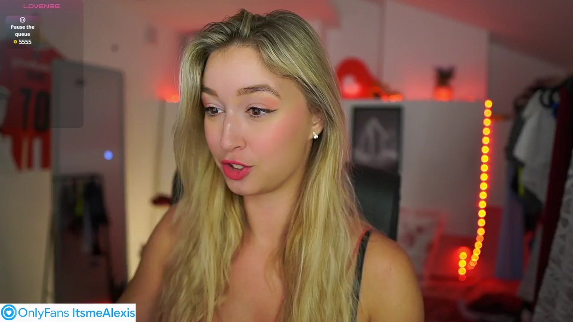 Gallery image thumbnail from Alexis__Texas's myfreecams stream on, 07/15/2025, 13:37 image 3 of 20