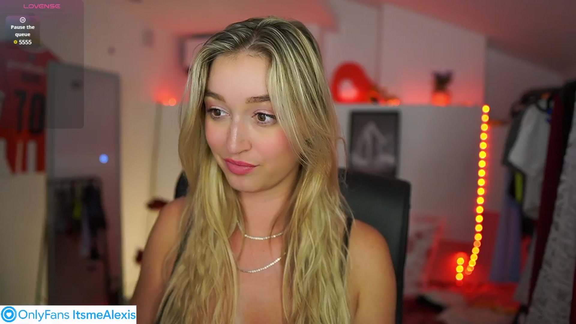Gallery image thumbnail from Alexis__Texas's myfreecams stream on, 07/15/2025, 18:03 image 9 of 20