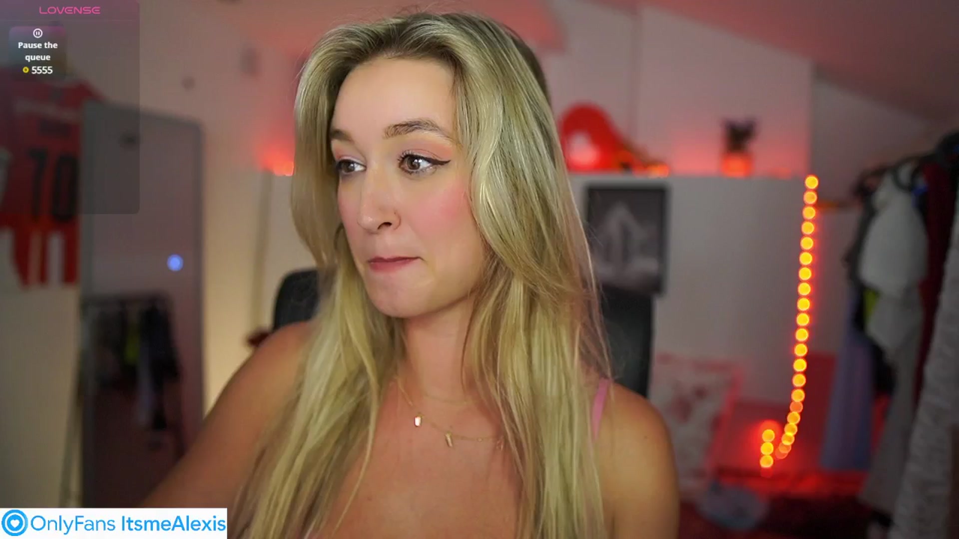 Gallery image thumbnail from Alexis__Texas's myfreecams stream on, 07/16/2025, 22:20 image 19 of 20