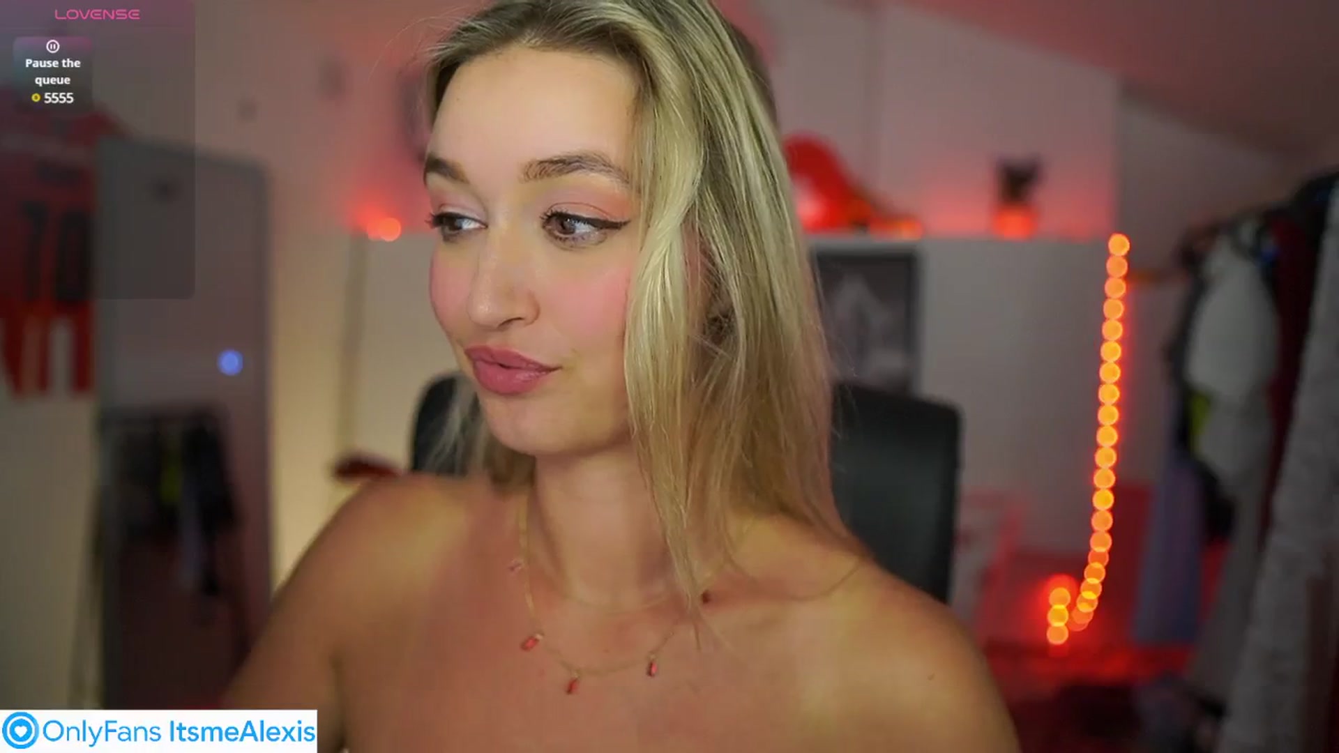 Gallery image thumbnail from Alexis__Texas's myfreecams stream on, 07/16/2025, 23:21 image 14 of 20