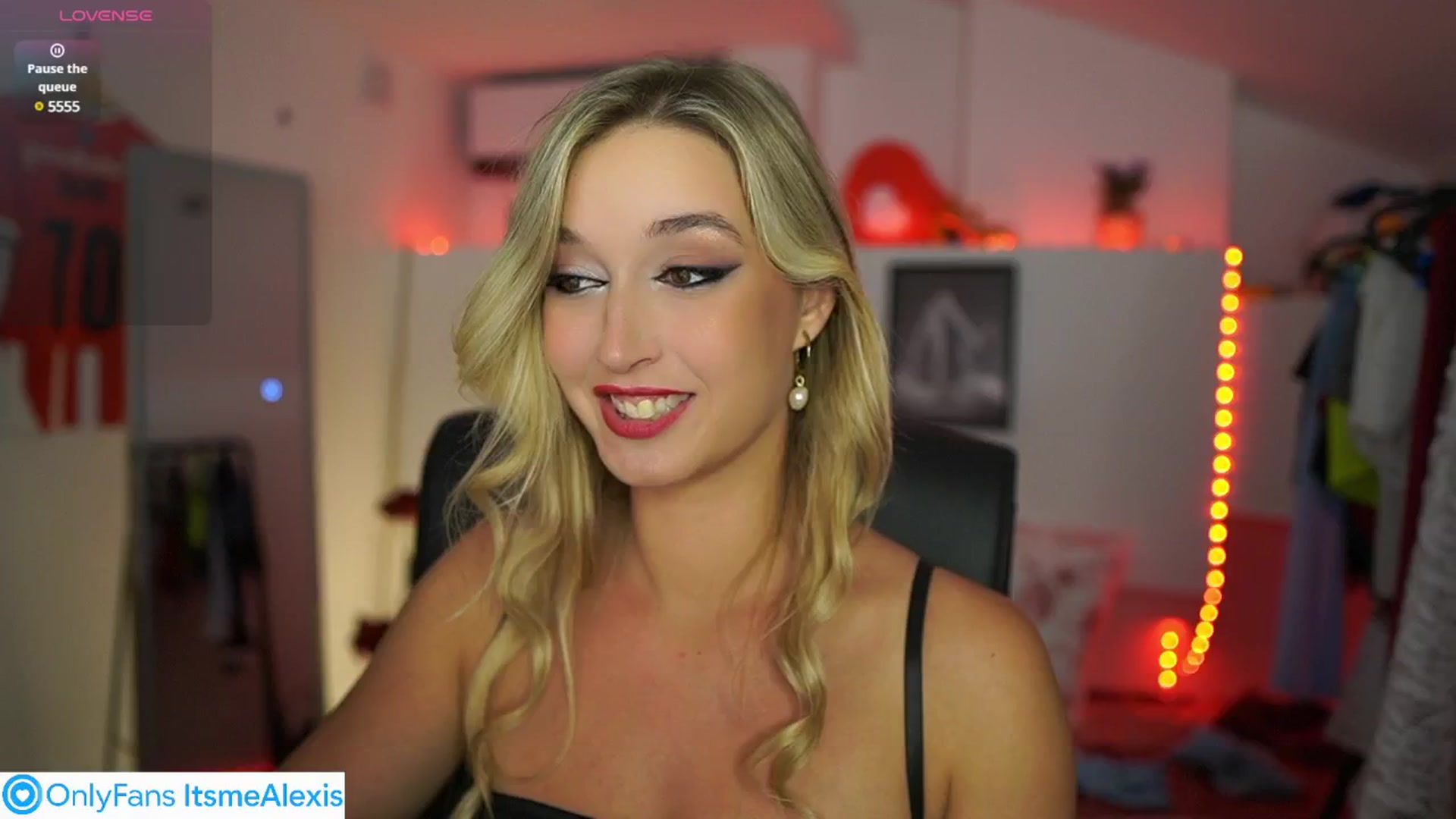 Gallery image thumbnail from Alexis__Texas's myfreecams stream on, 07/20/2025, 20:37 image 6 of 20