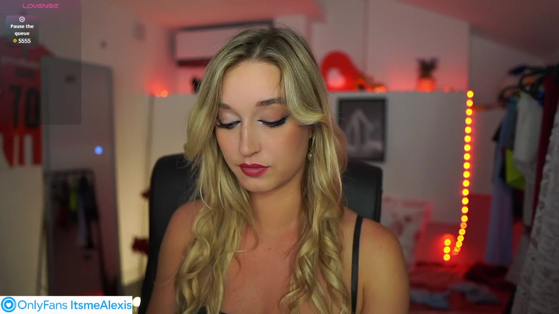 Gallery image thumbnail from Alexis__Texas's myfreecams stream on, 07/20/2025, 22:11 image 5 of 20