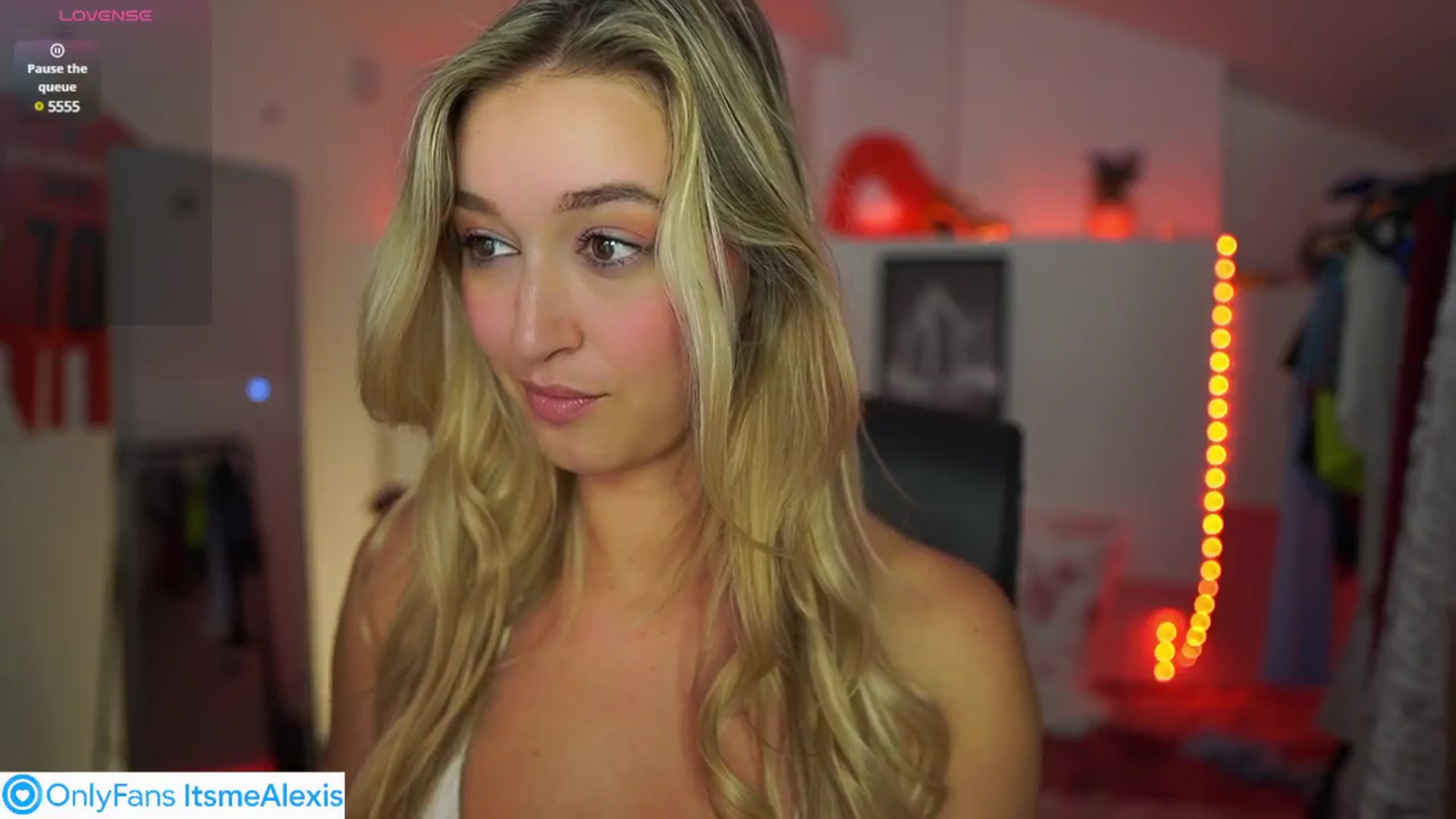 Gallery image thumbnail from Alexis__Texas's myfreecams stream on, 07/22/2025, 14:43 image 6 of 20
