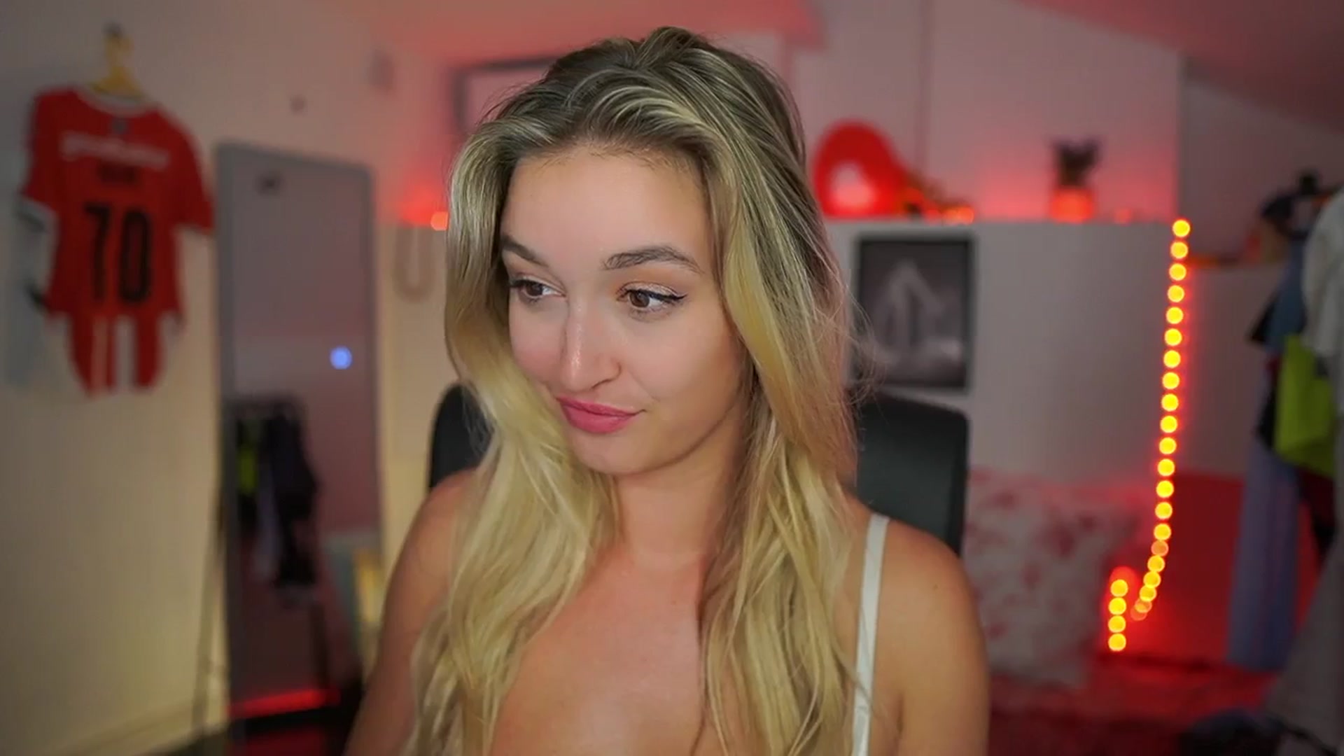 Gallery image thumbnail from Alexis__Texas's myfreecams stream on, 07/31/2025, 17:57 image 20 of 20