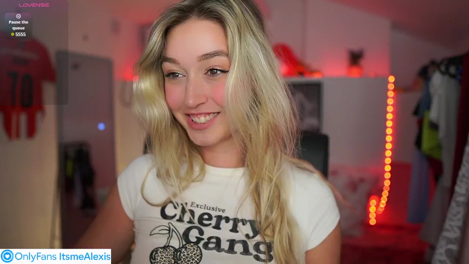 Gallery image thumbnail from Alexis__Texas's myfreecams stream on, 08/01/2025, 20:03 image 6 of 20