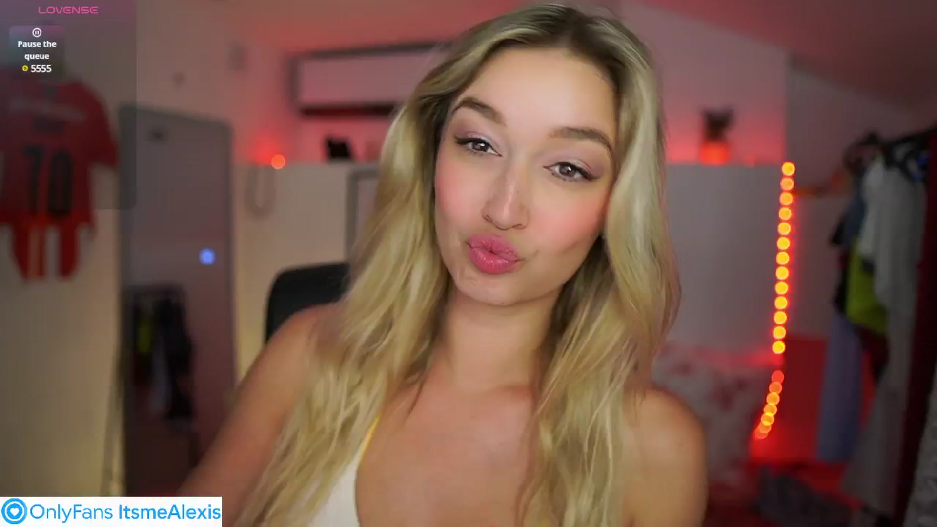 Gallery image thumbnail from Alexis__Texas's myfreecams stream on, 08/02/2025, 13:59 image 9 of 20