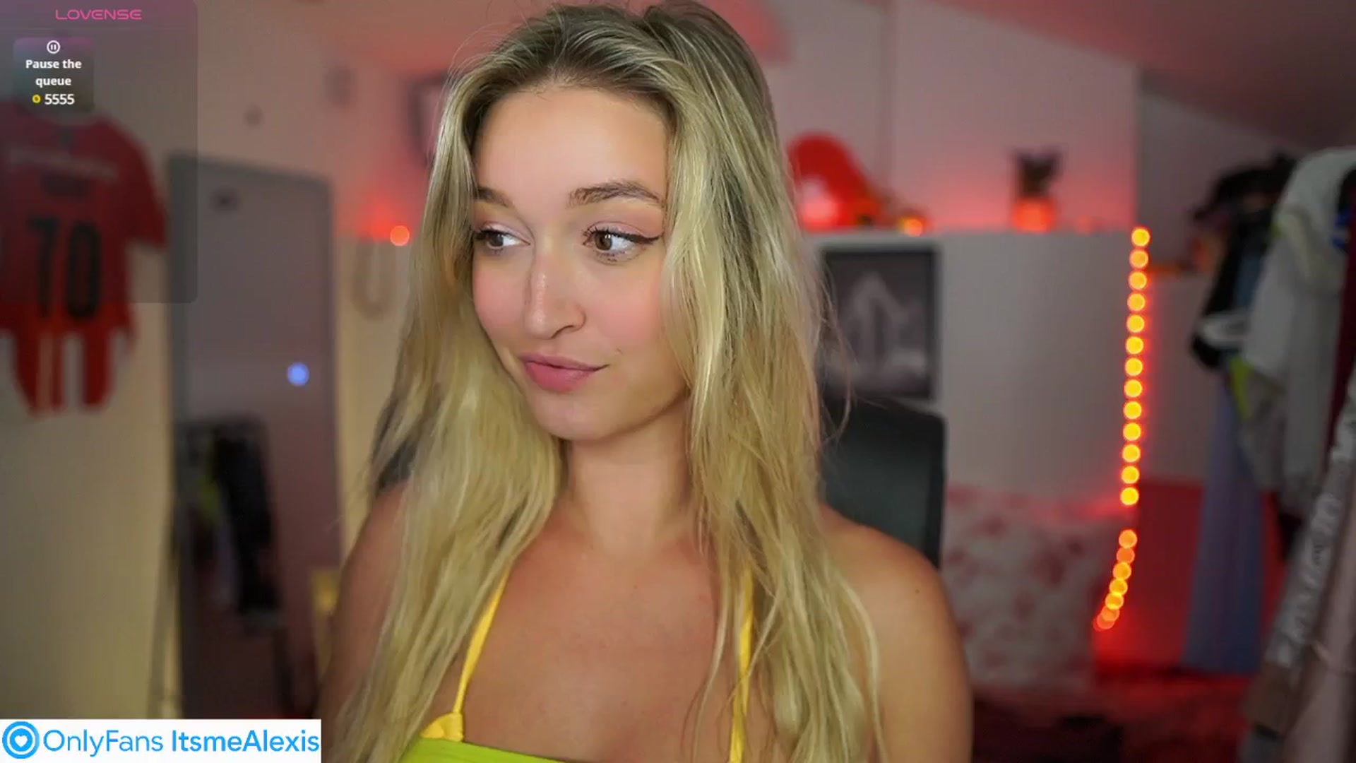 Gallery image thumbnail from Alexis__Texas's myfreecams stream on, 08/12/2025, 16:33 image 6 of 20