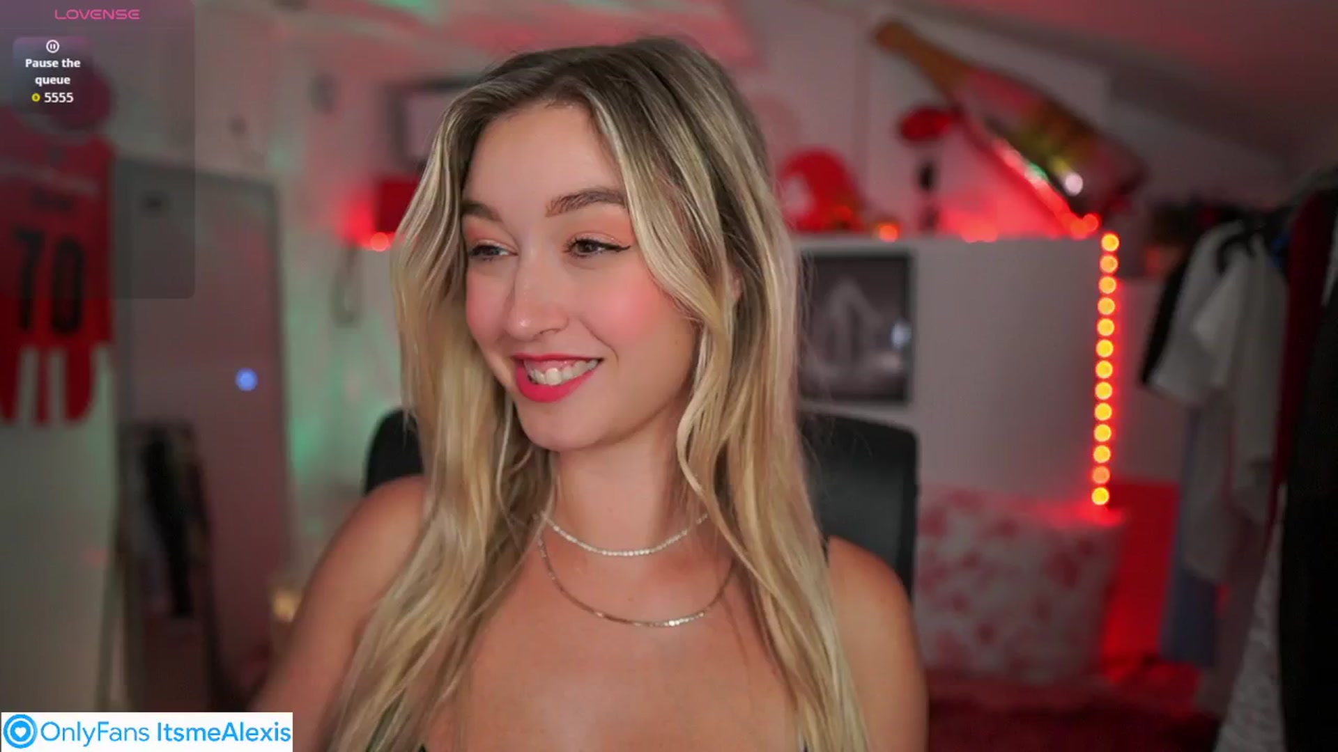 Gallery image thumbnail from Alexis__Texas's myfreecams stream on, 09/07/2025, 19:40 image 17 of 20