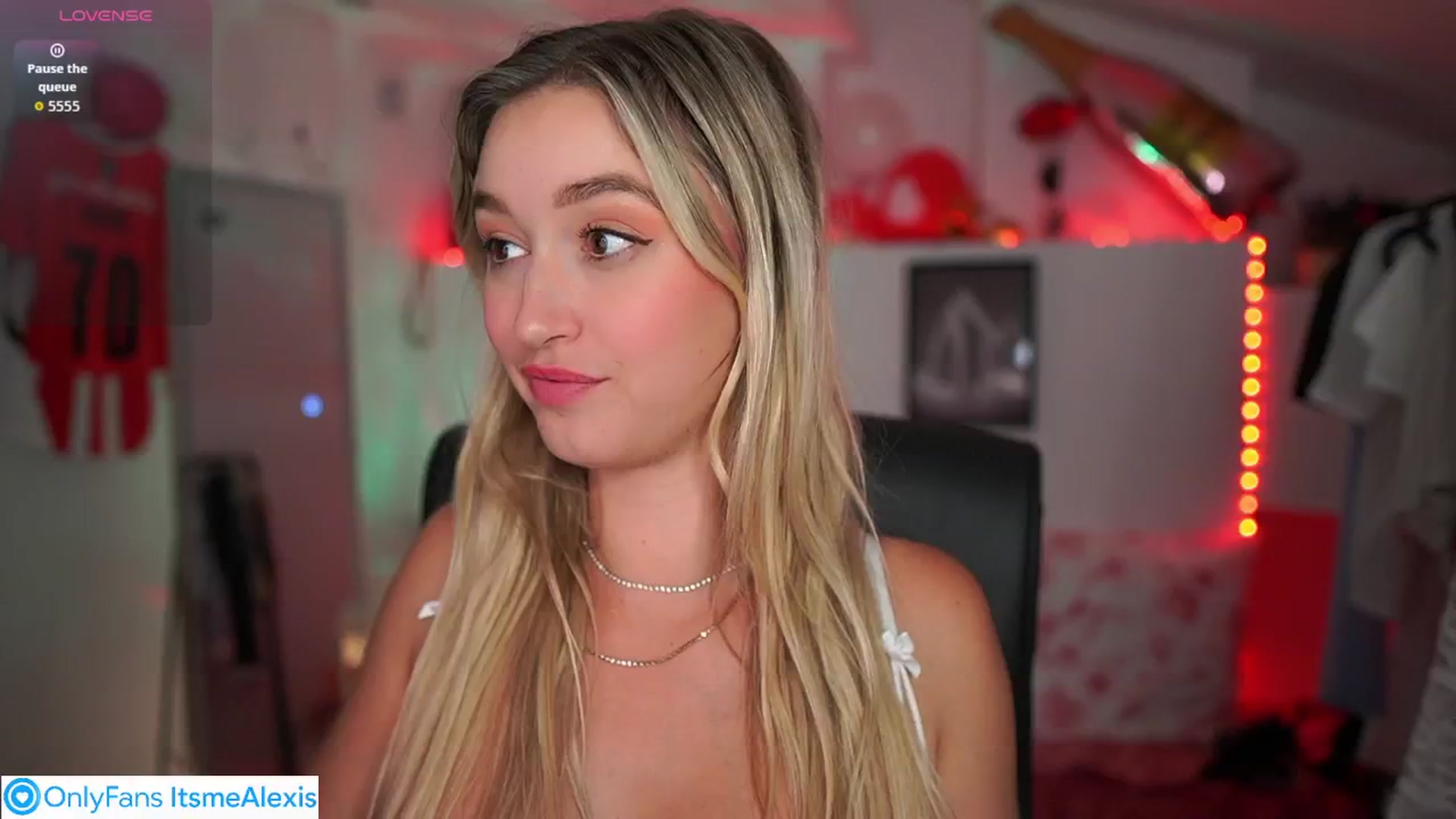 Gallery image thumbnail from Alexis__Texas's myfreecams stream on, 09/07/2025, 23:05 image 19 of 20