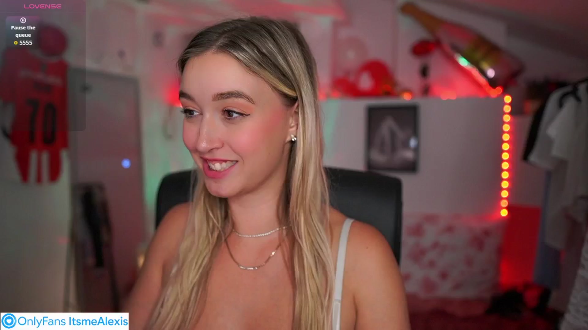 Gallery image thumbnail from Alexis__Texas's myfreecams stream on, 09/07/2025, 23:05 image 14 of 20