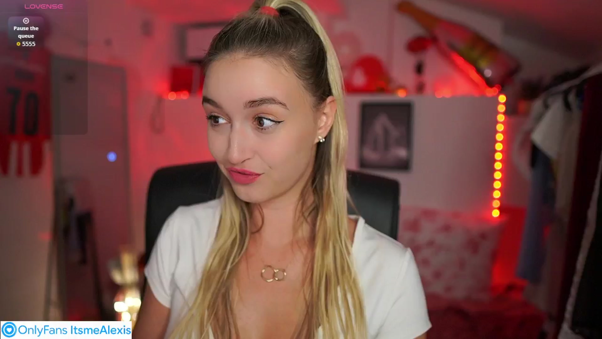 Gallery image thumbnail from Alexis__Texas's myfreecams stream on, 09/12/2025, 20:38 image 8 of 20