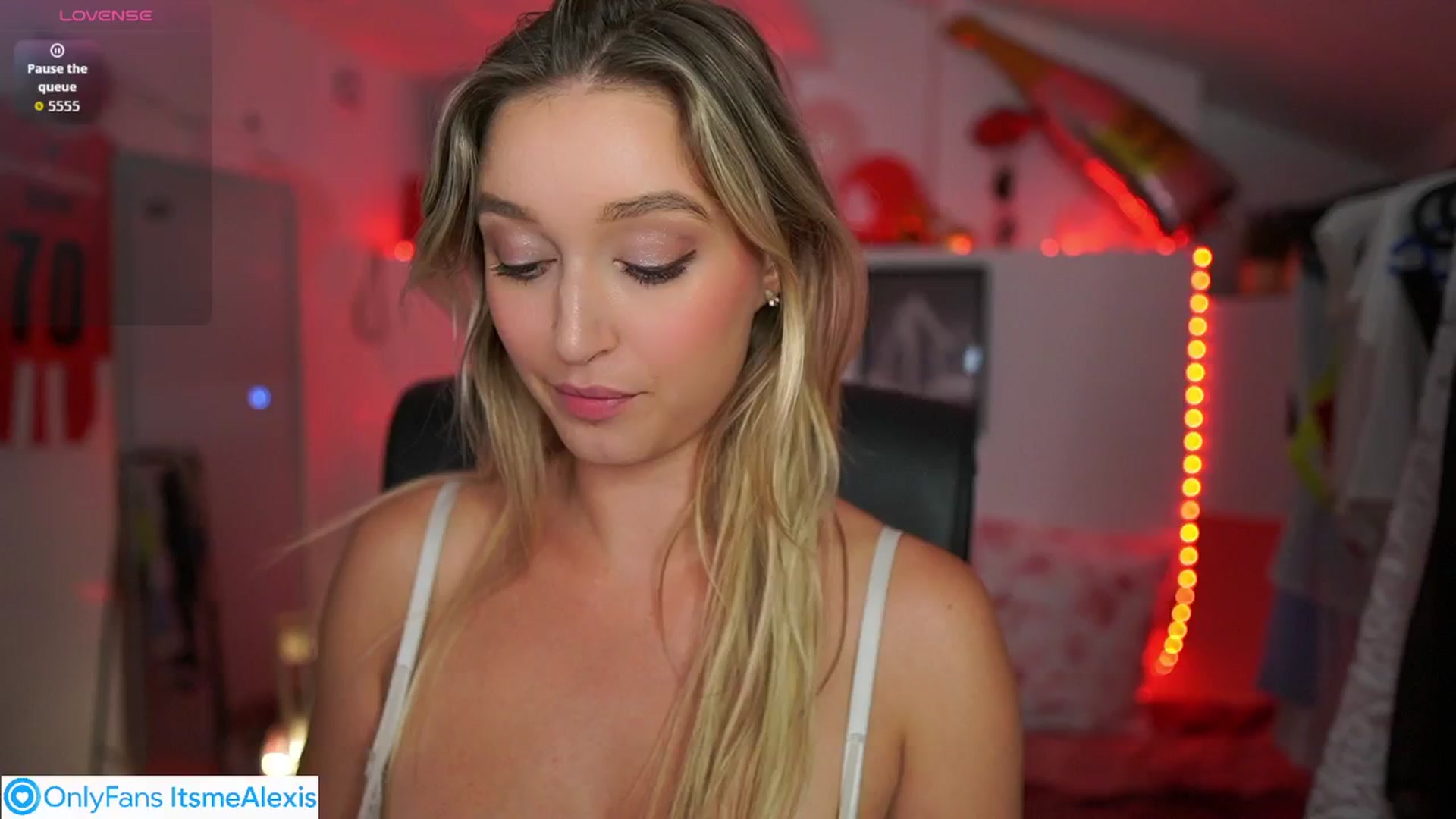 Gallery image thumbnail from Alexis__Texas's myfreecams stream on, 09/14/2025, 22:59 image 12 of 20