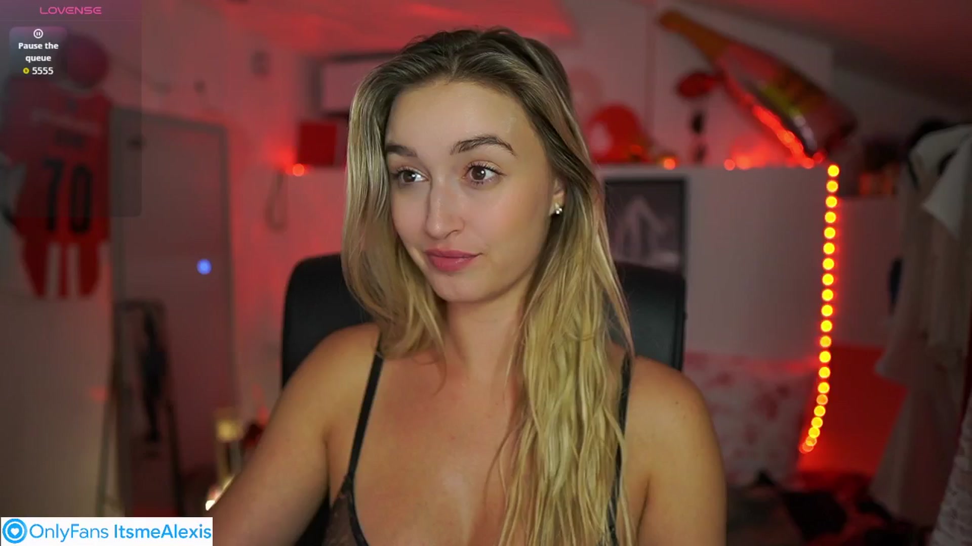 Gallery image thumbnail from Alexis__Texas's myfreecams stream on, 09/18/2025, 24:00 image 14 of 20