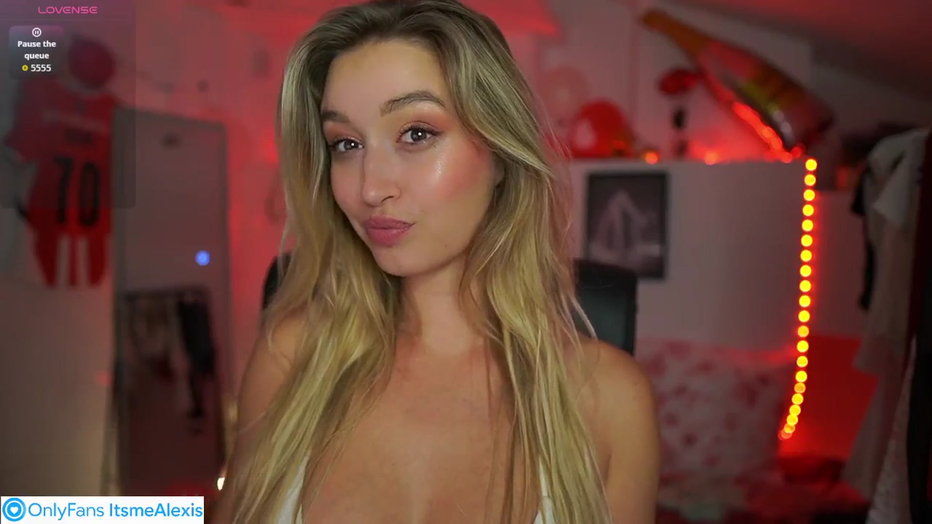 Gallery image thumbnail from Alexis__Texas's myfreecams stream on, 09/19/2025, 19:08 image 15 of 20