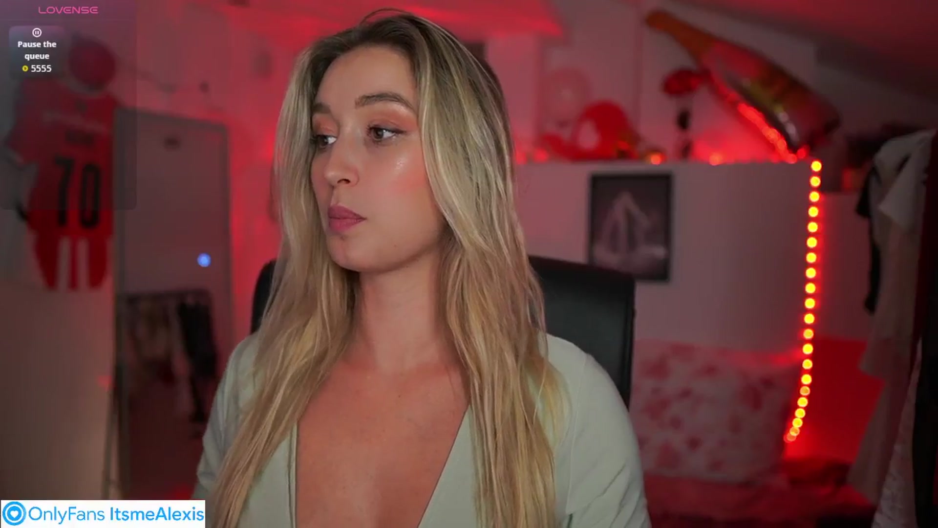Gallery image thumbnail from Alexis__Texas's myfreecams stream on, 09/19/2025, 19:08 image 11 of 20