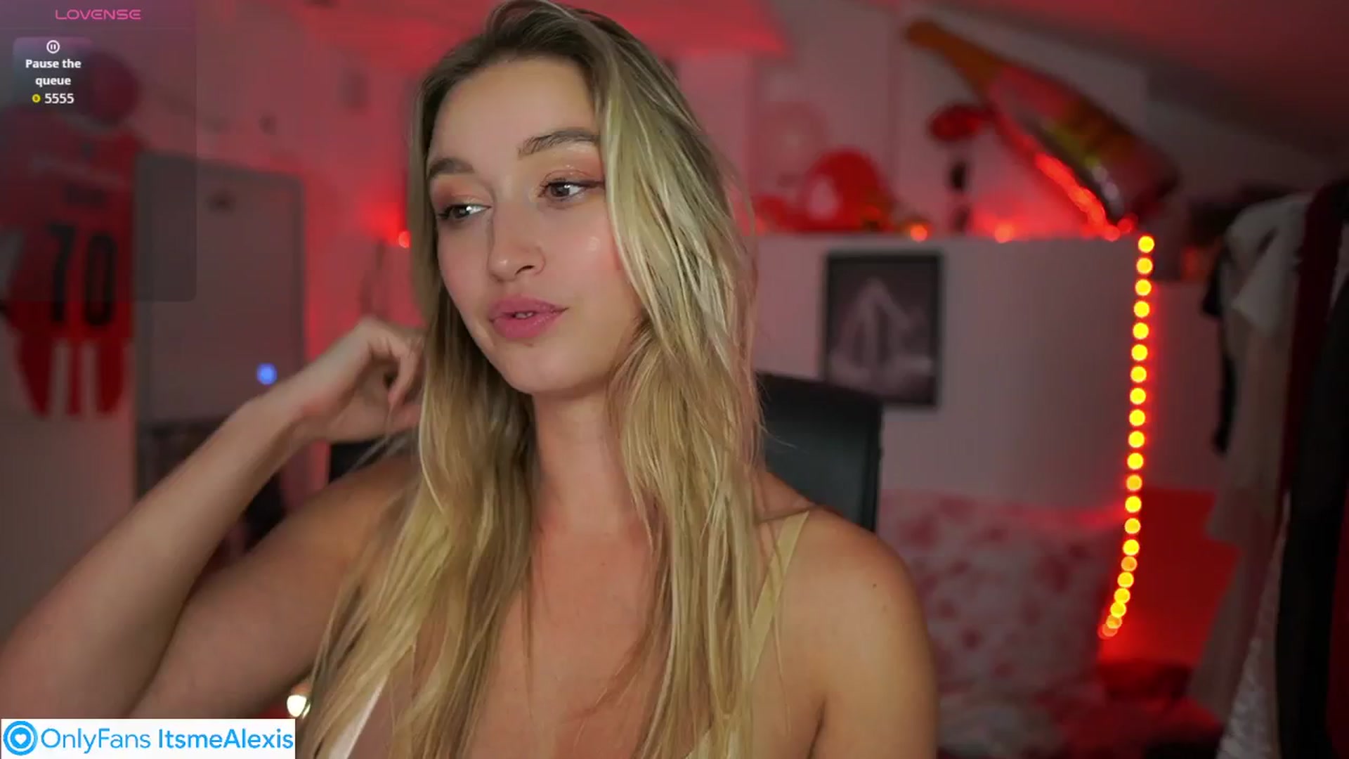 Gallery image thumbnail from Alexis__Texas's myfreecams stream on, 09/19/2025, 20:46 image 17 of 20