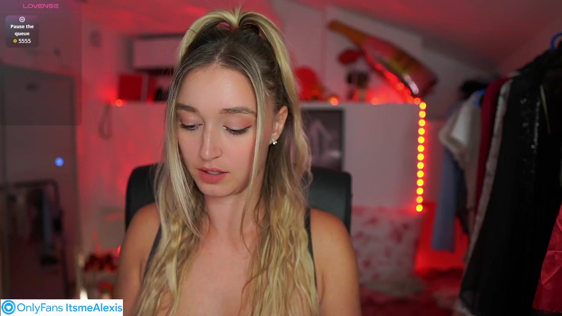 Gallery image thumbnail from Alexis__Texas's myfreecams stream on, 10/01/2025, 21:54 image 14 of 20