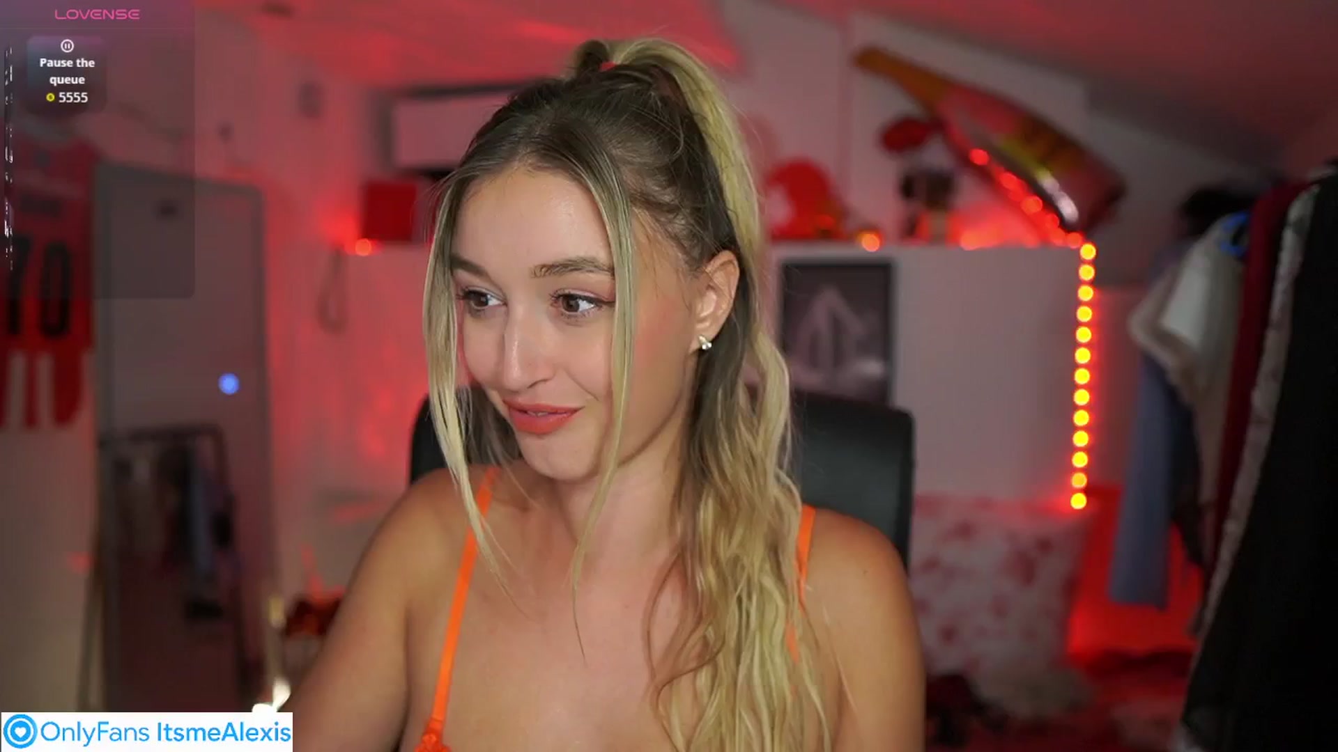 Gallery image thumbnail from Alexis__Texas's myfreecams stream on, 10/01/2025, 23:47 image 3 of 20