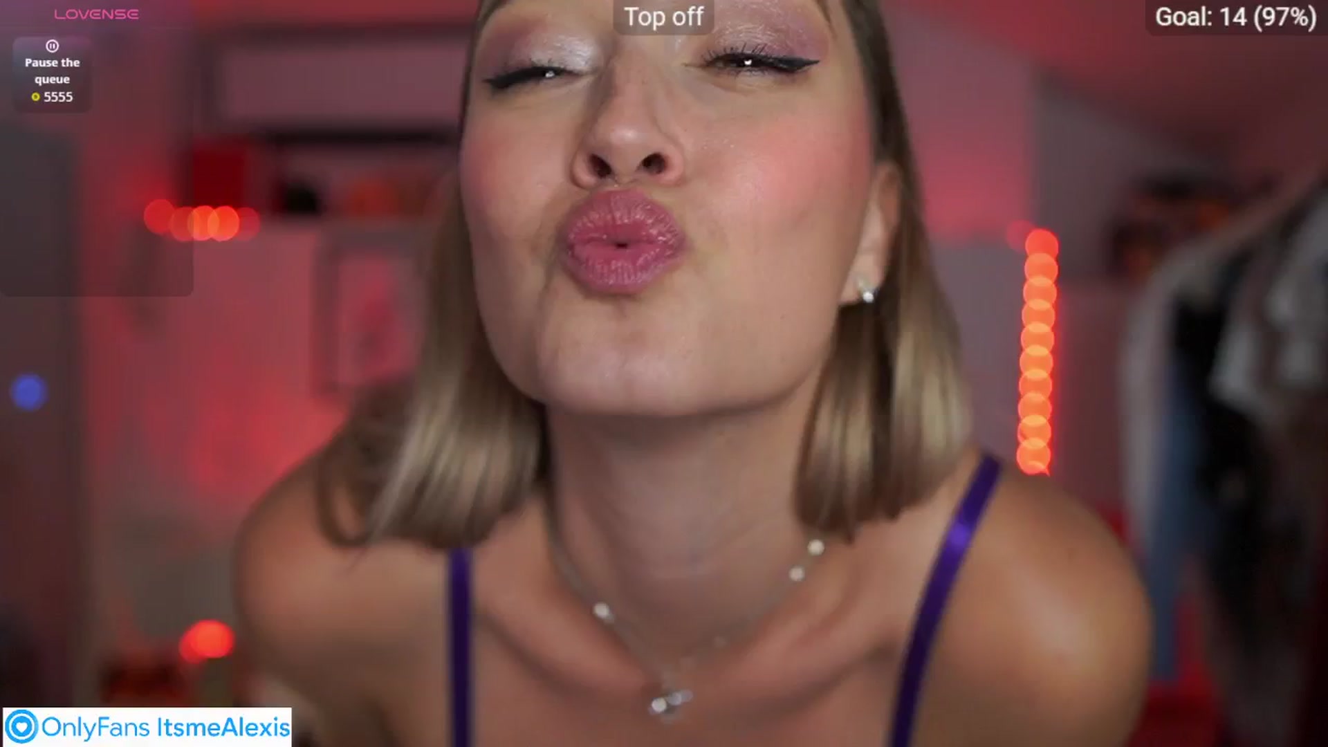 Gallery image thumbnail from Alexis__Texas's myfreecams stream on, 10/26/2025, 23:38 image 14 of 20