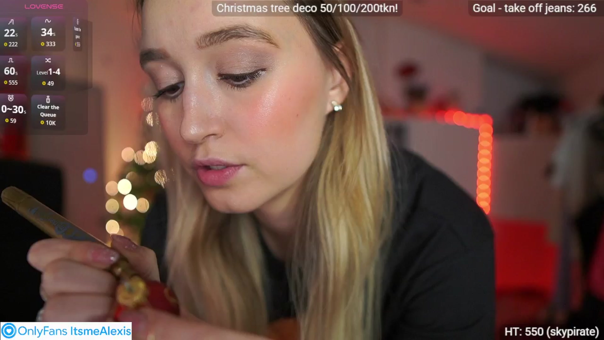 Gallery image thumbnail from Alexis__Texas's myfreecams stream on, 12/12/2025, 20:47 image 16 of 20
