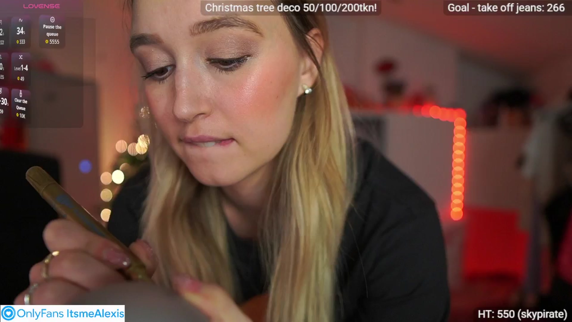 Gallery image thumbnail from Alexis__Texas's myfreecams stream on, 12/12/2025, 20:47 image 14 of 20