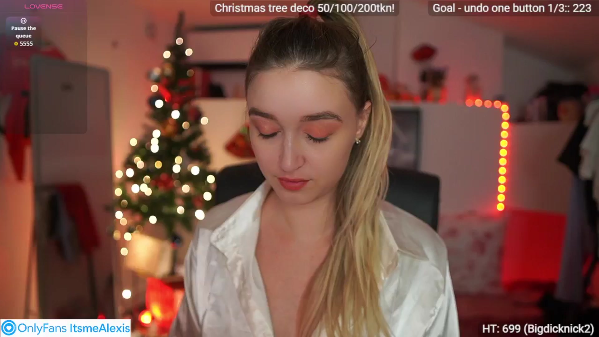 Gallery image thumbnail from Alexis__Texas's myfreecams stream on, 12/18/2025, 24:37 image 1 of 20