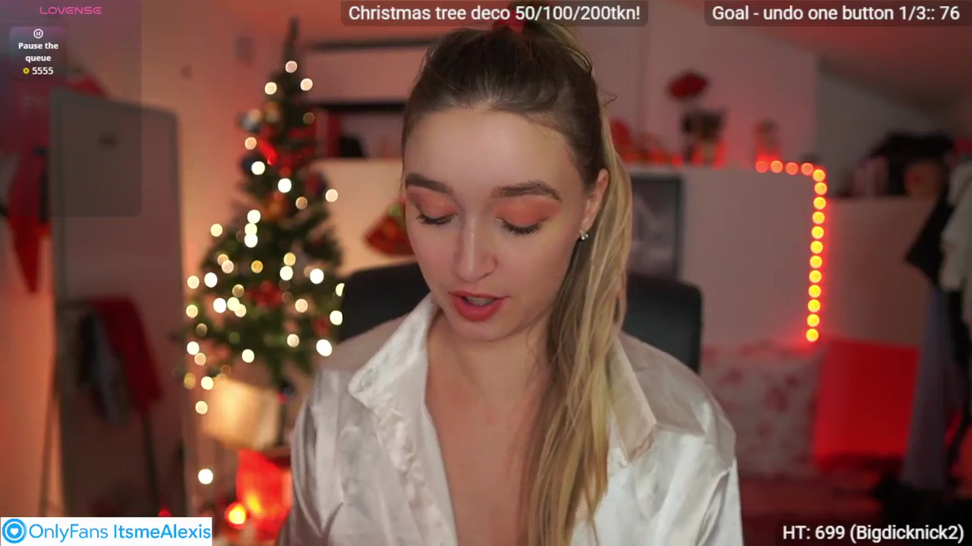Gallery image thumbnail from Alexis__Texas's myfreecams stream on, 12/18/2025, 24:37 image 9 of 20