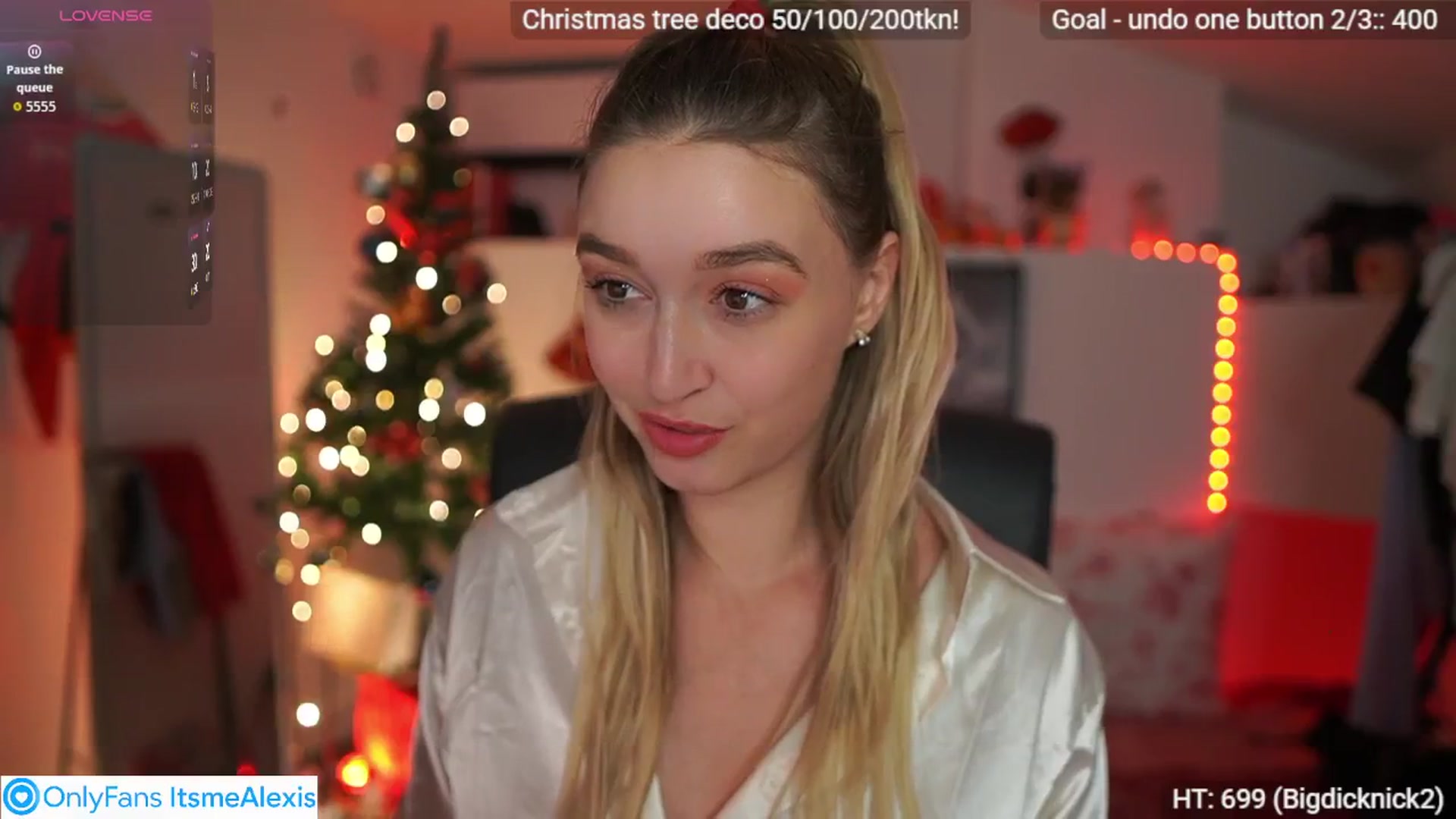 Gallery image thumbnail from Alexis__Texas's myfreecams stream on, 12/18/2025, 24:37 image 11 of 20