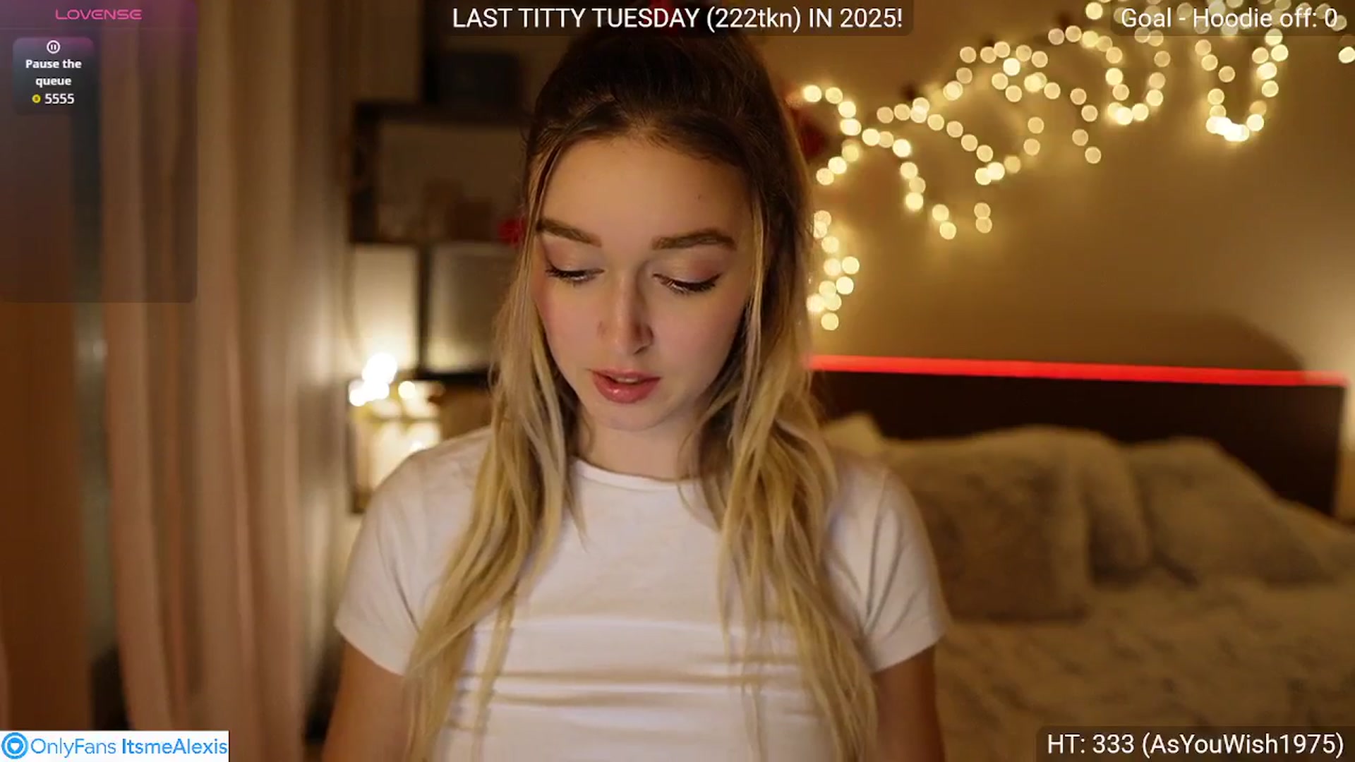 Gallery image thumbnail from Alexis__Texas's myfreecams stream on, 12/30/2025, 18:06 image 7 of 20