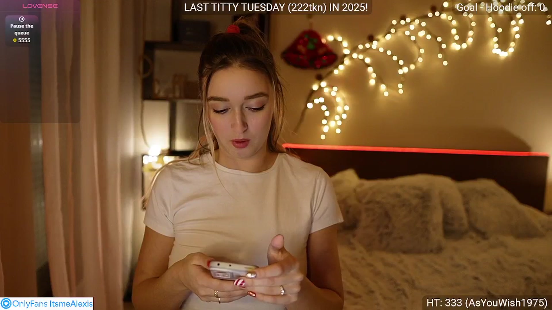 Gallery image thumbnail from Alexis__Texas's myfreecams stream on, 12/30/2025, 18:06 image 10 of 20
