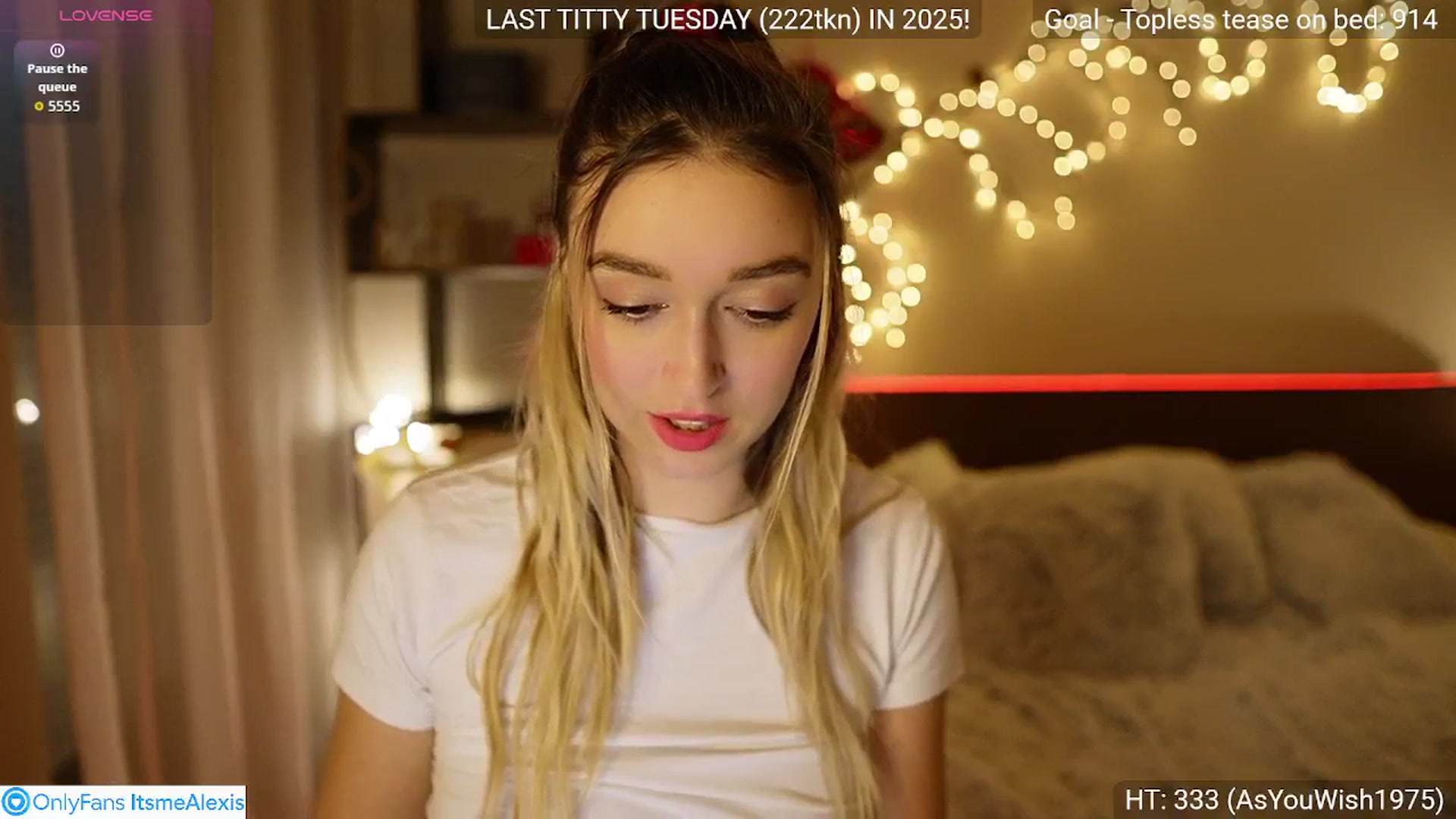 Gallery image thumbnail from Alexis__Texas's myfreecams stream on, 12/30/2025, 19:42 image 15 of 20
