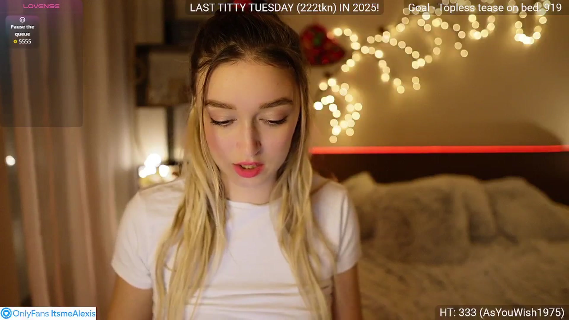 Gallery image thumbnail from Alexis__Texas's myfreecams stream on, 12/30/2025, 19:42 image 11 of 20