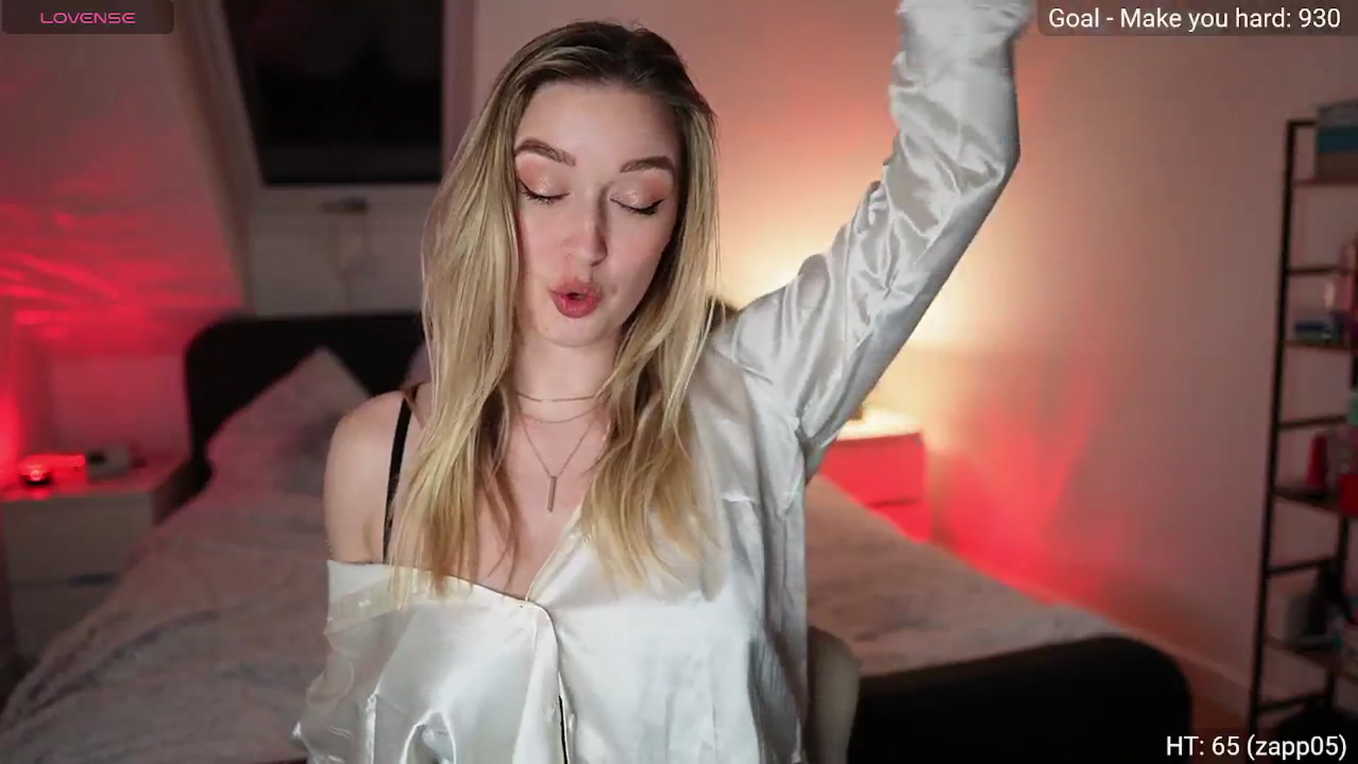 Gallery image thumbnail from Alexis__Texas's myfreecams stream on, 04/19/2026, 20:24 image 14 of 20