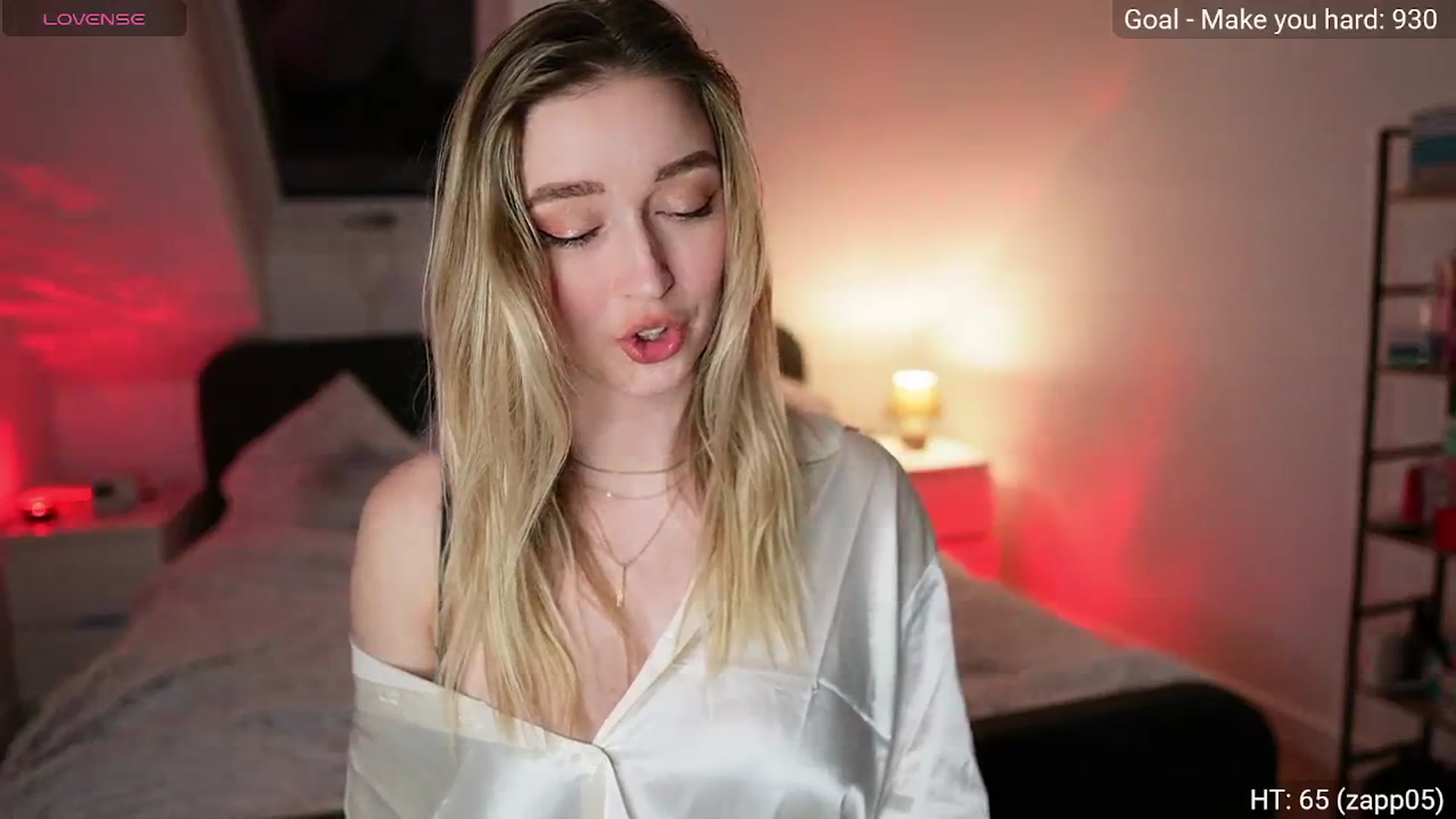 Gallery image thumbnail from Alexis__Texas's myfreecams stream on, 04/19/2026, 20:24 image 9 of 20