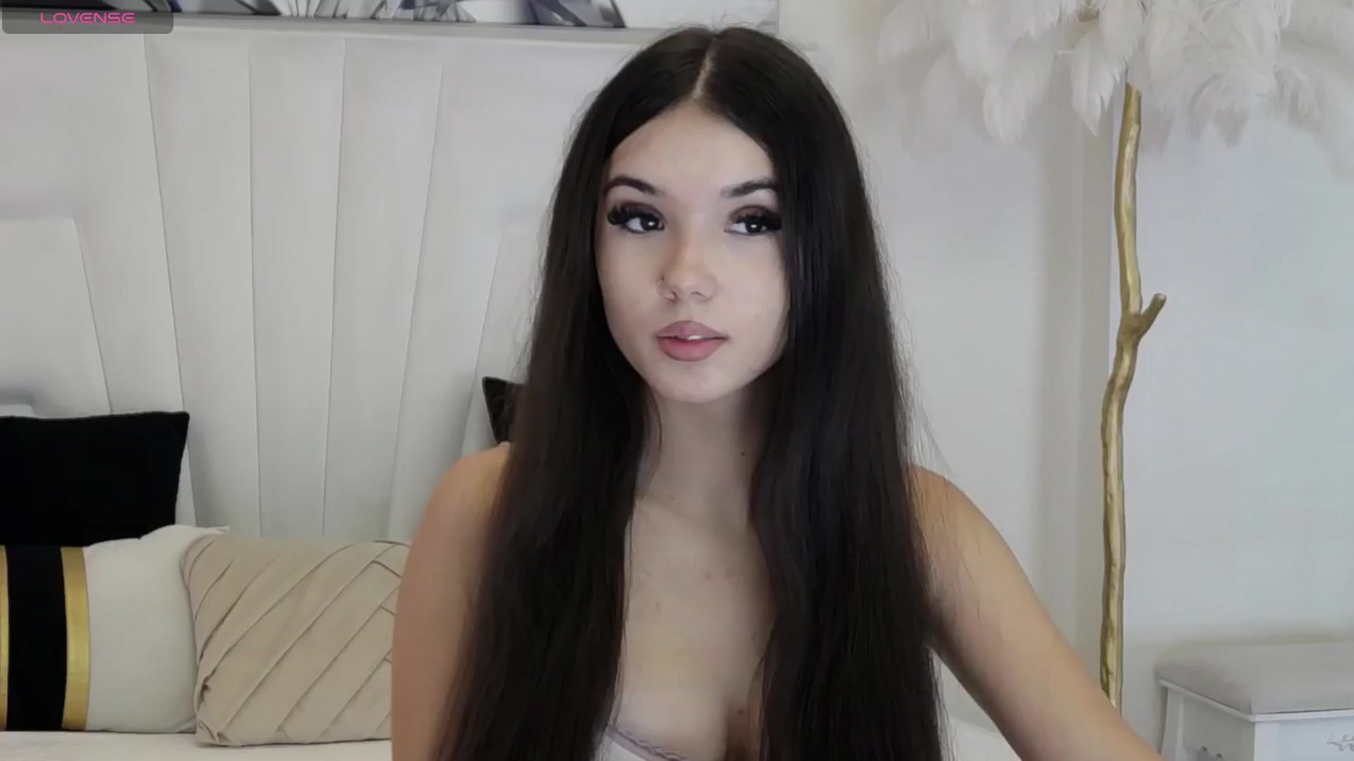 Gallery image thumbnail from AlexissDevine's myfreecams stream on, 09/01/2025, 10:04 image 19 of 20