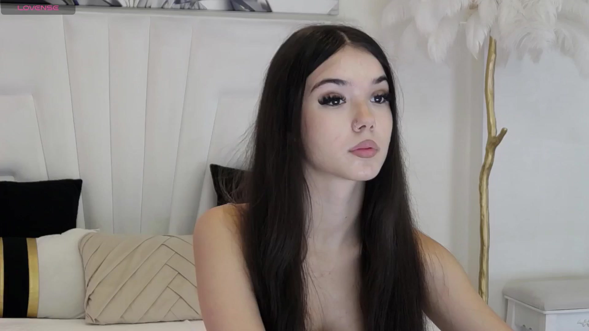 Gallery image thumbnail from AlexissDevine's myfreecams stream on, 09/01/2025, 10:04 image 18 of 20