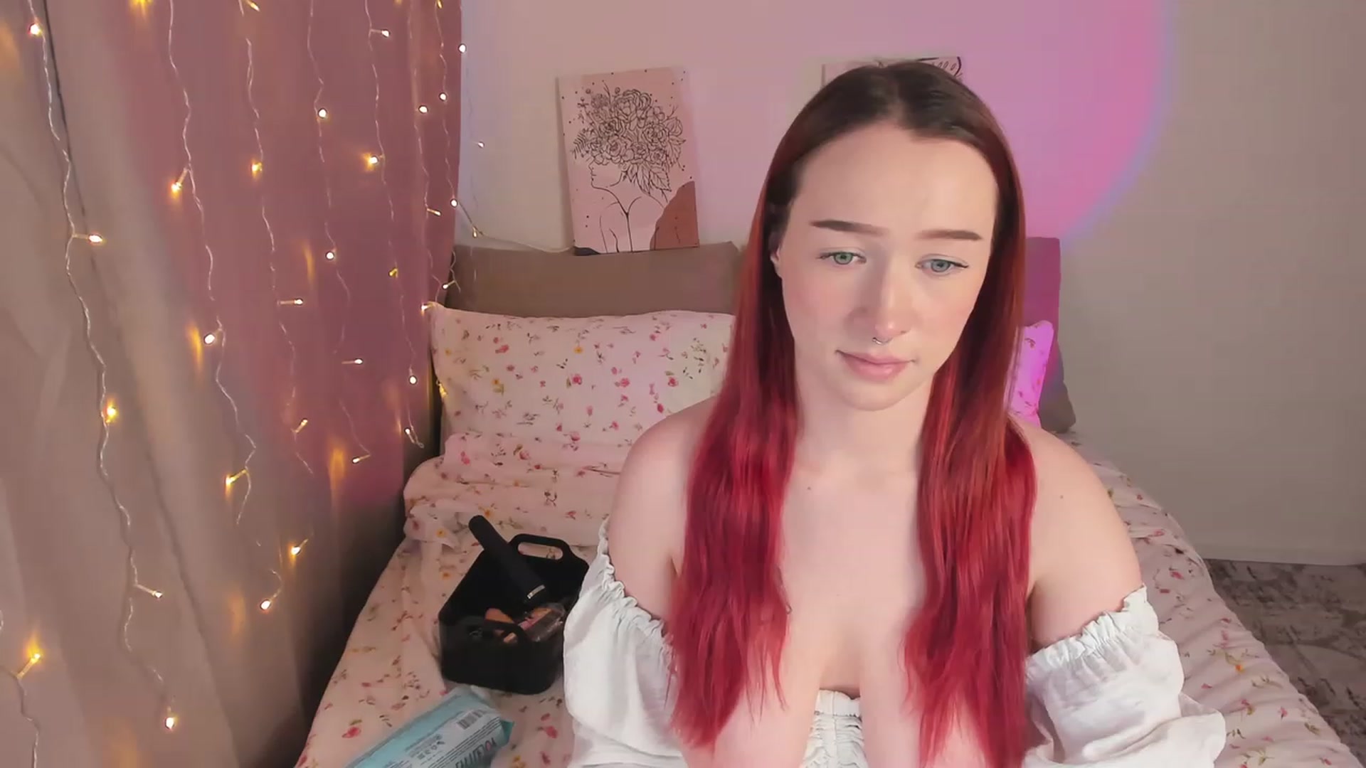 Gallery image thumbnail from AlexxDay's myfreecams stream on, 12/16/2022, 09:53 image 20 of 20