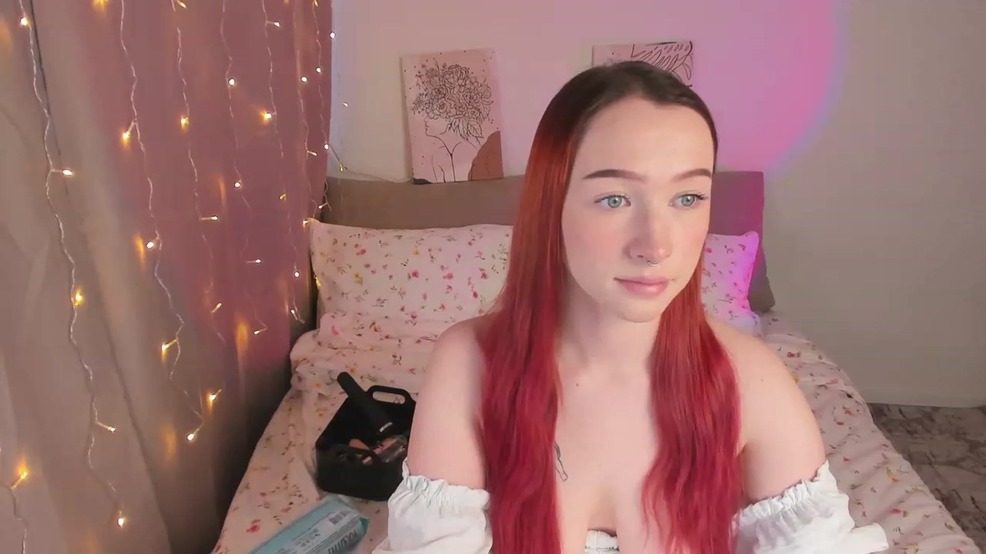 Gallery image thumbnail from AlexxDay's myfreecams stream on, 12/16/2022, 09:53 image 16 of 20