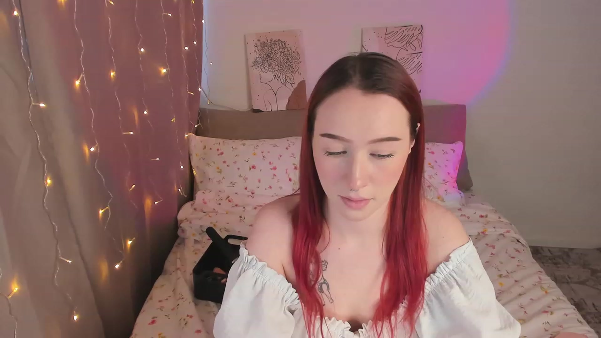Gallery image thumbnail from AlexxDay's myfreecams stream on, 12/16/2022, 09:53 image 1 of 20