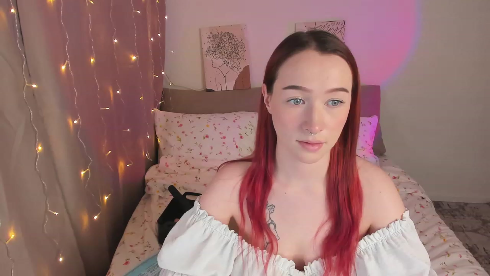 Gallery image thumbnail from AlexxDay's myfreecams stream on, 12/16/2022, 10:09 image 19 of 20