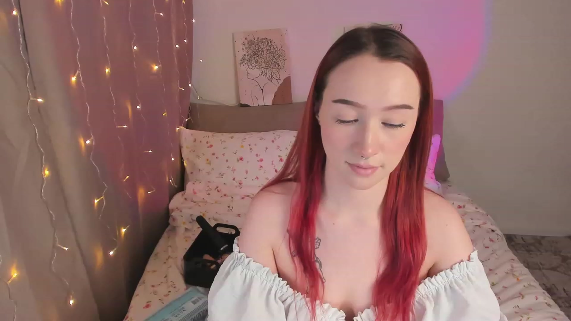 Gallery image thumbnail from AlexxDay's myfreecams stream on, 12/16/2022, 10:09 image 14 of 20