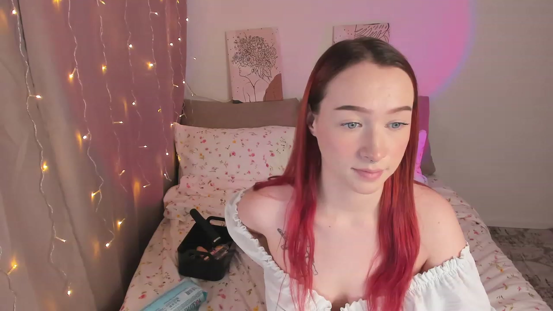 Gallery image thumbnail from AlexxDay's myfreecams stream on, 12/16/2022, 10:09 image 15 of 20