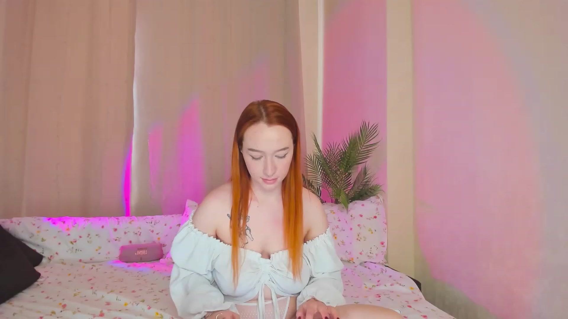 Gallery image thumbnail from AlexxDay's myfreecams stream on, 03/07/2023, 08:27 image 13 of 20