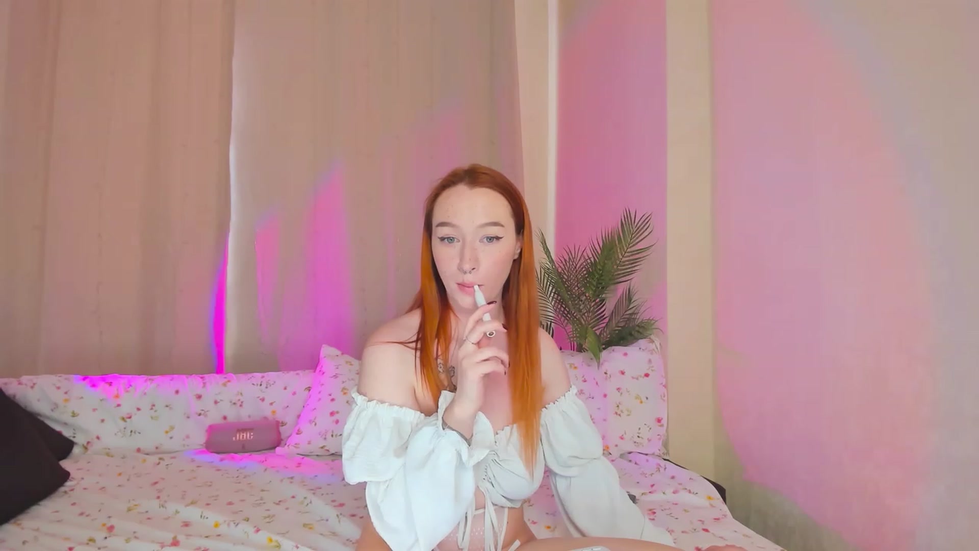 Gallery image thumbnail from AlexxDay's myfreecams stream on, 03/07/2023, 08:27 image 9 of 20