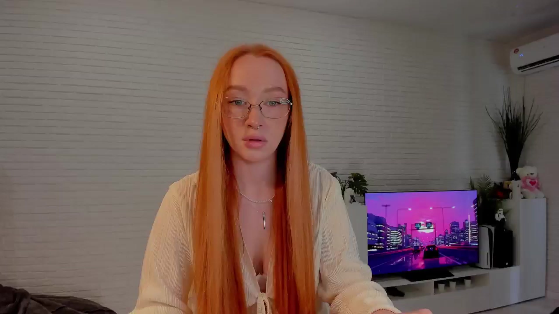 Gallery image thumbnail from AlexxDay's myfreecams stream on, 05/17/2024, 08:41 image 1 of 20